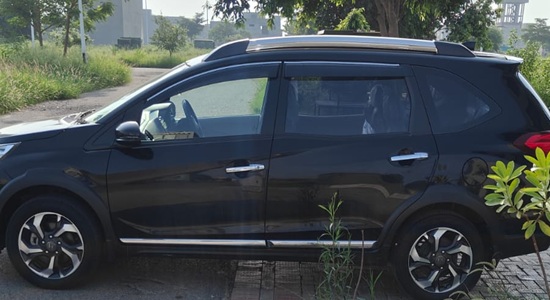 Side - Honda BRV Rent a Car Lahore
