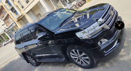 Side - Toyota Land Cruiser V8 Rent A Car Lahore